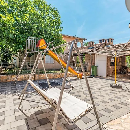 Stunning In With Swimming Pool Kakma